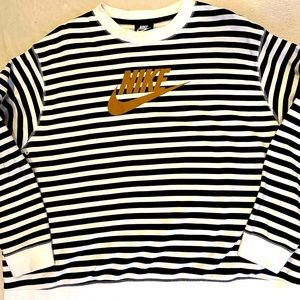Women’s Nike Black/White/Gold Sweatshirt, XL